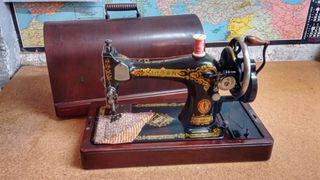 Máquina de coser Singer manivela