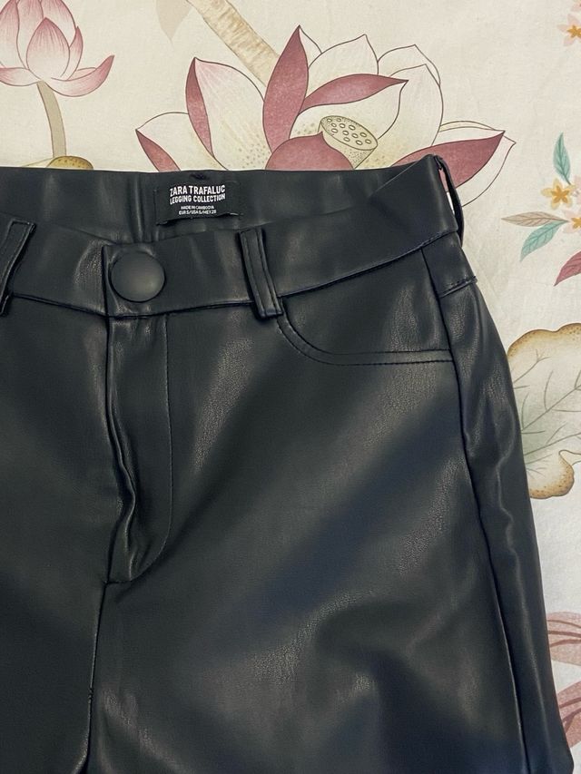 Pantalón cuero Zara 