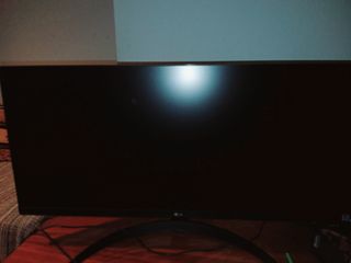 Monitor de 29" Lg con la pantalla rota 