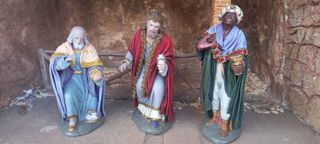 Reyes Magos, adorando