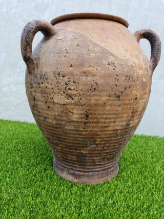 Antigua orza o tinaja para aceite