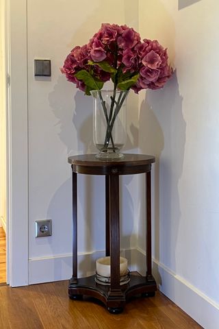 Mesa auxiliar de madera
