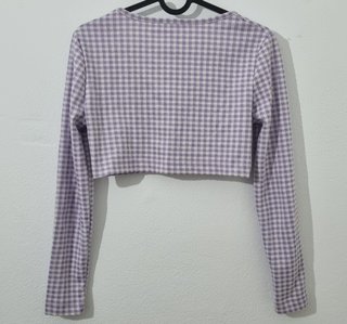 Top corto de manga larga cuadros lilas