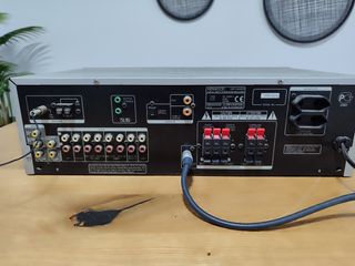 Amplificador marca Kenwgood.