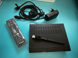 Receptor satélite Engel RS8100Y