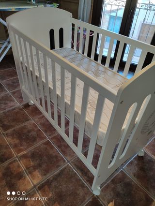 Cuna de madera