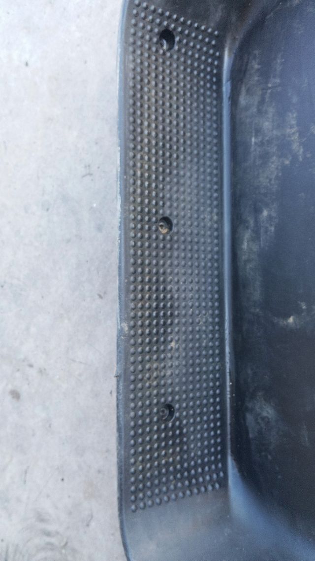 8200523968 PLASTICO MOLDURA REPOSA PIES RENAULT