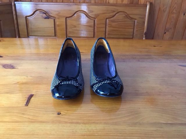 Zapatos piel italianos retro mujer.