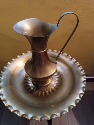 Brocca e piatto in ottone vintage