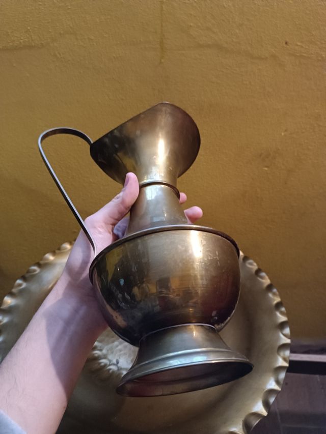 Brocca e piatto in ottone vintage