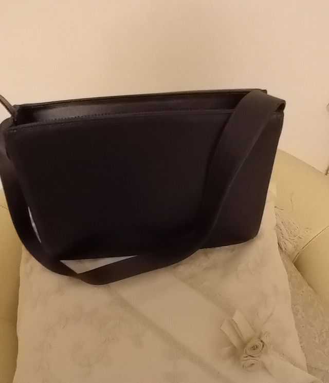 Borsa a spalla con tasca frontale