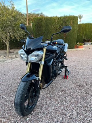  Triumph triple street 675