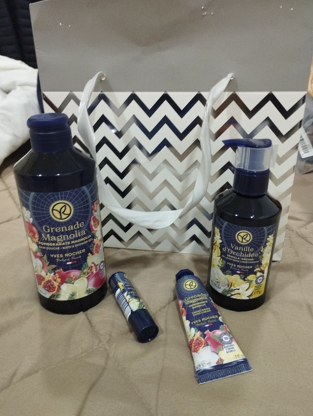 Conjunto da Yves Rocher banho e corpo