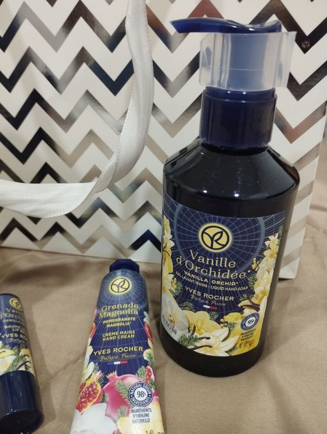 Conjunto da Yves Rocher banho e corpo