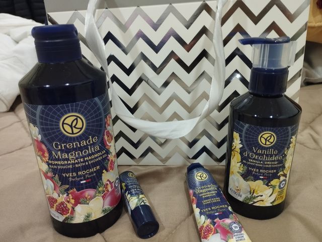 Conjunto da Yves Rocher banho e corpo