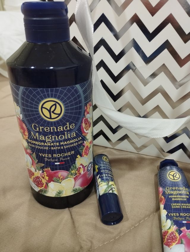 Conjunto da Yves Rocher banho e corpo