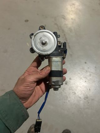 motor elevalunas d22 