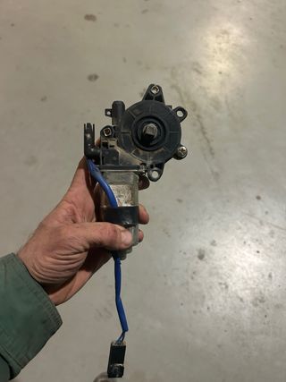motor elevalunas d22 