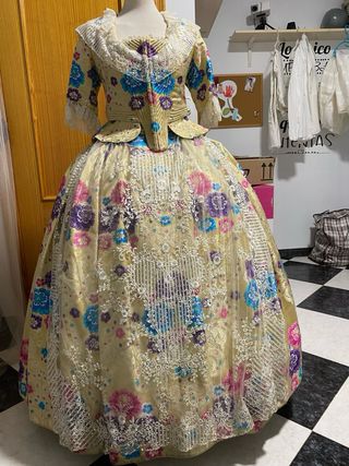 Traje de fallera