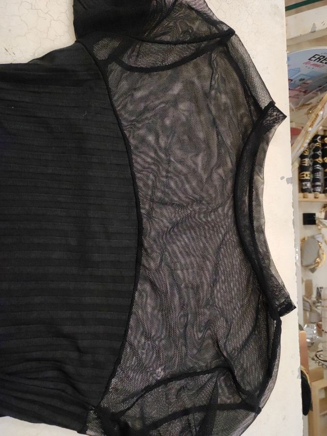 Top negro transparente manga corta