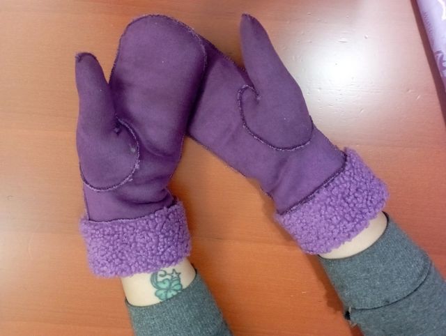 Muffole scamosciato con ecopelliccia taglia L/XL