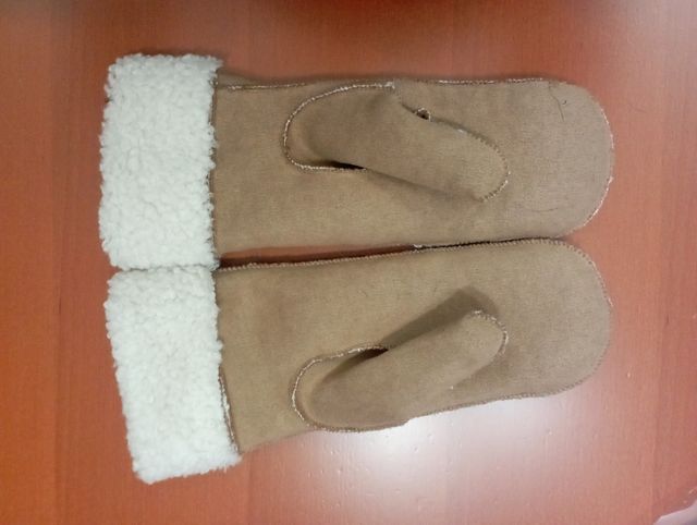 Muffole scamosciato con ecopelliccia taglia L/XL