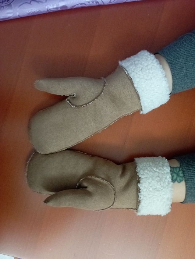 Muffole scamosciato con ecopelliccia taglia L/XL