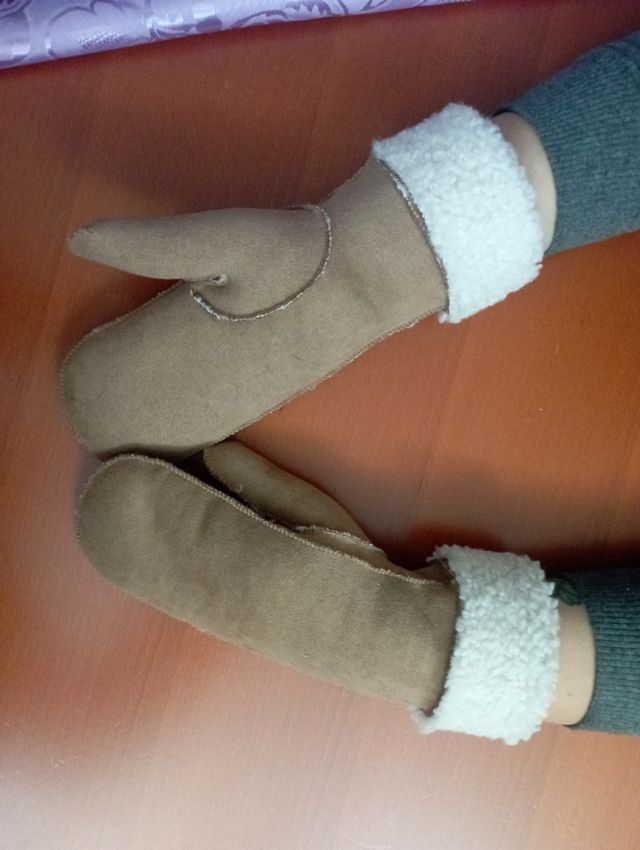 Muffole scamosciato con ecopelliccia taglia L/XL