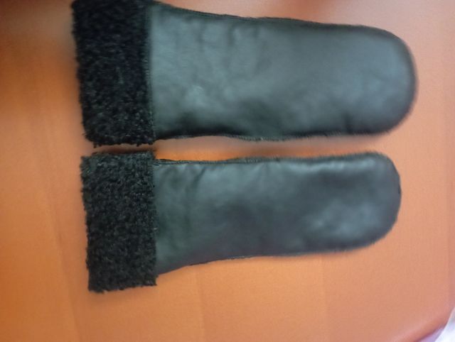 Muffole ecopelle con ecopelliccia taglia L/XL