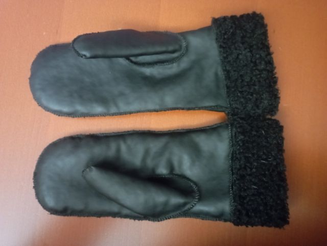 Muffole ecopelle con ecopelliccia taglia L/XL