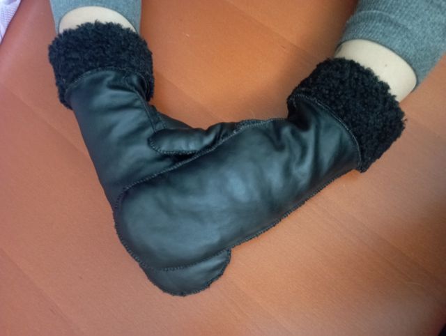 Muffole ecopelle con ecopelliccia taglia L/XL