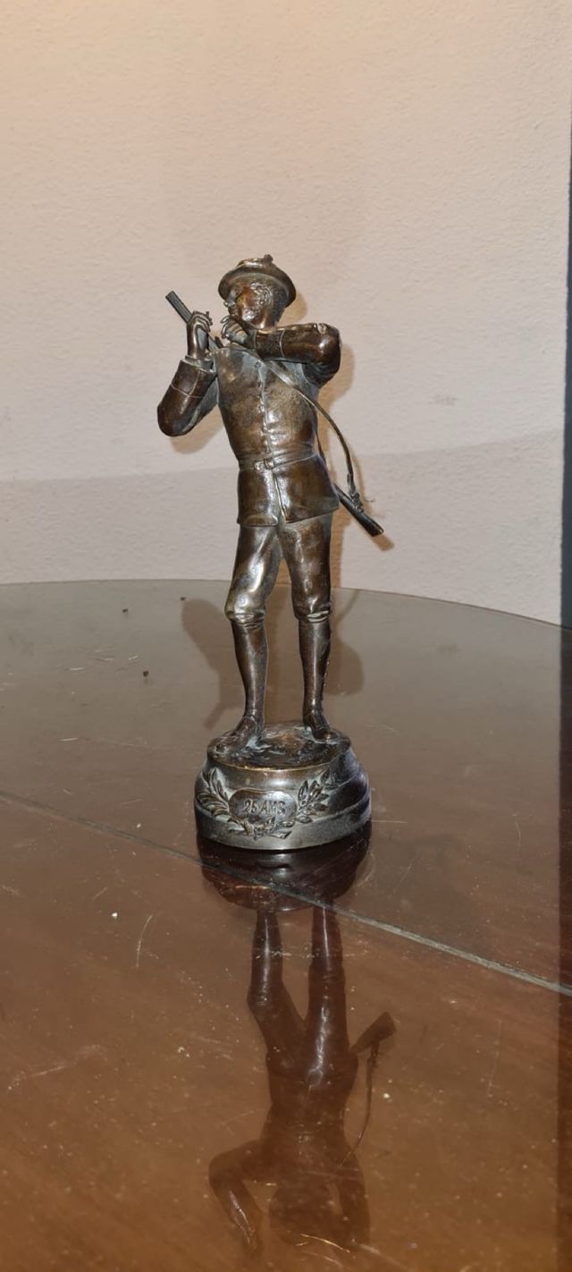 Figura de Bronce 30 cm. Cazador coleccionismo