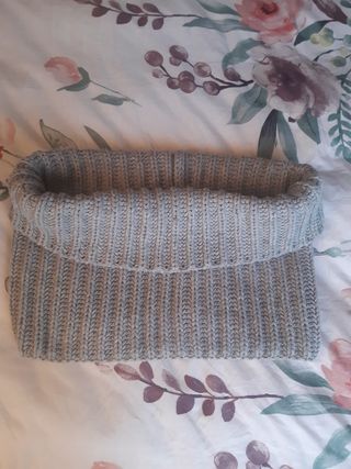 Bufanda gris redonda. Unisex 