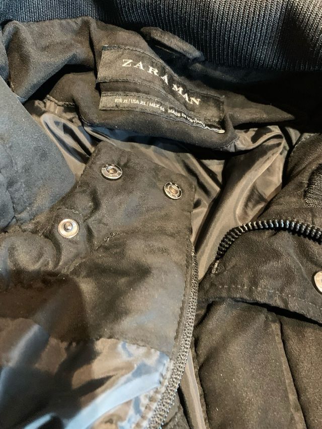 Cazadora Acolchda color negro con capucha-gorro