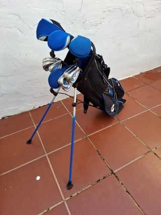 Bolsa y palos de golf de niño