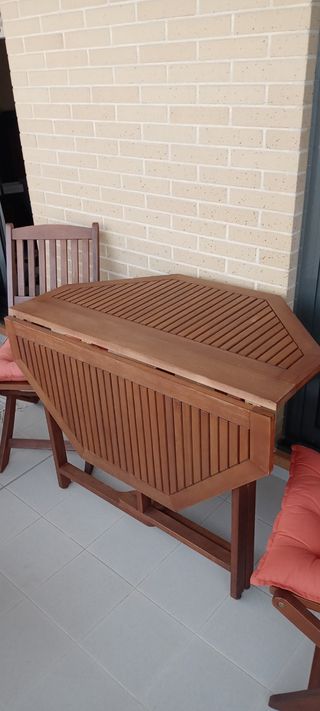 Teka mesa y 2 sillas