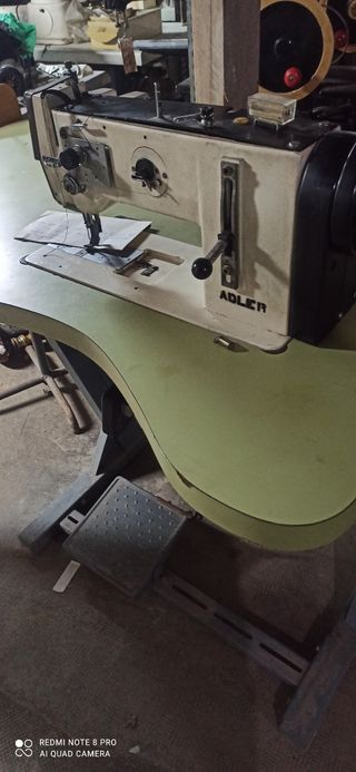 maquina de coser triple arrastre ÁDLER