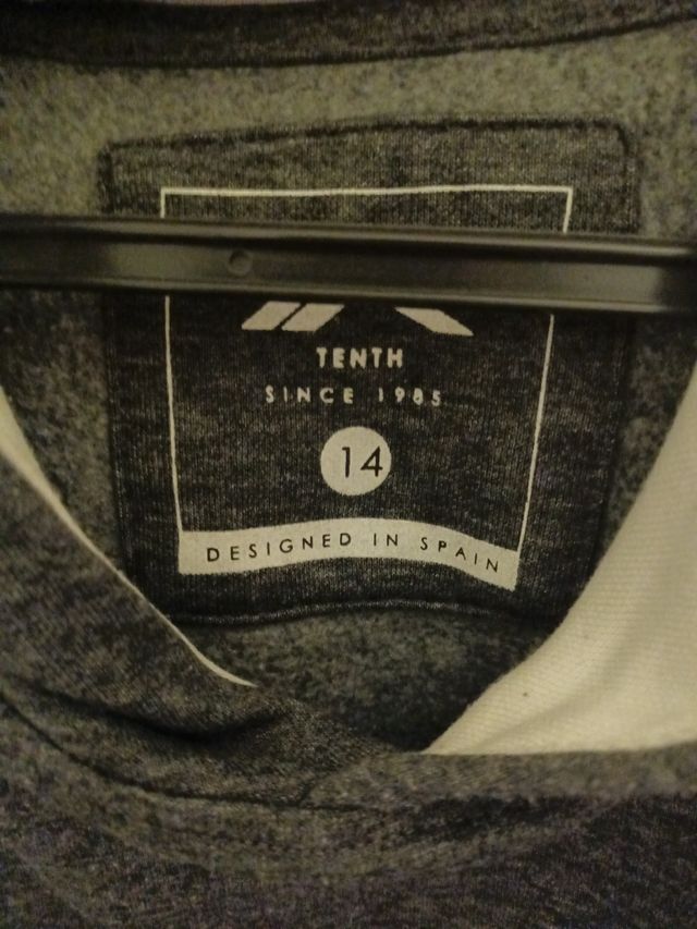 Sudadera niño gris y negra con capucha