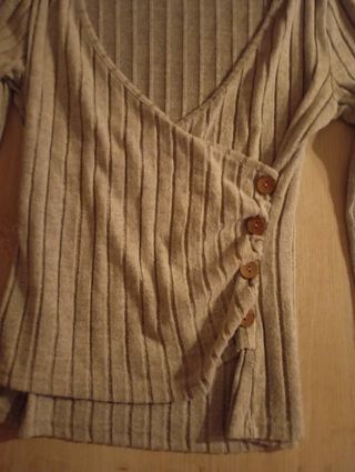Jersey gris con botones talla M