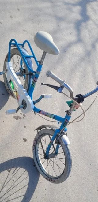 Bicicleta infantil antigua diseño