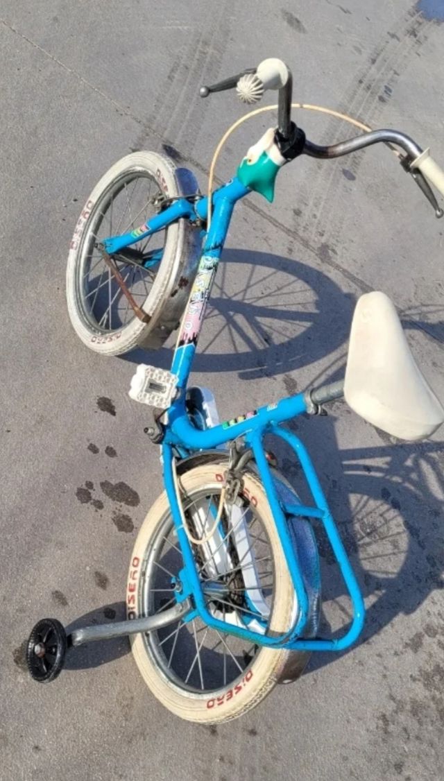 Bicicleta infantil antigua diseño