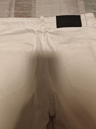 Pantalón vaquero blanco hombre