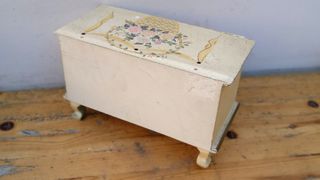 Caja joyero antiguo madera maciza vintage años 60