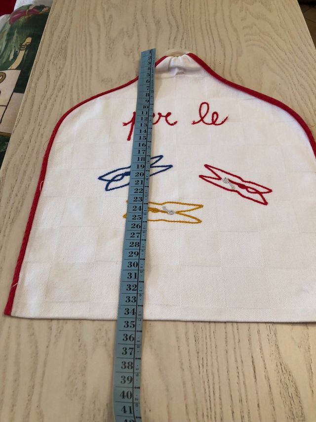 sacchetto porta mollette con ricamo