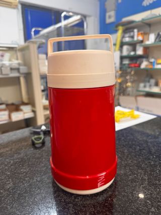 Thermos per alimenti. Nuovo 