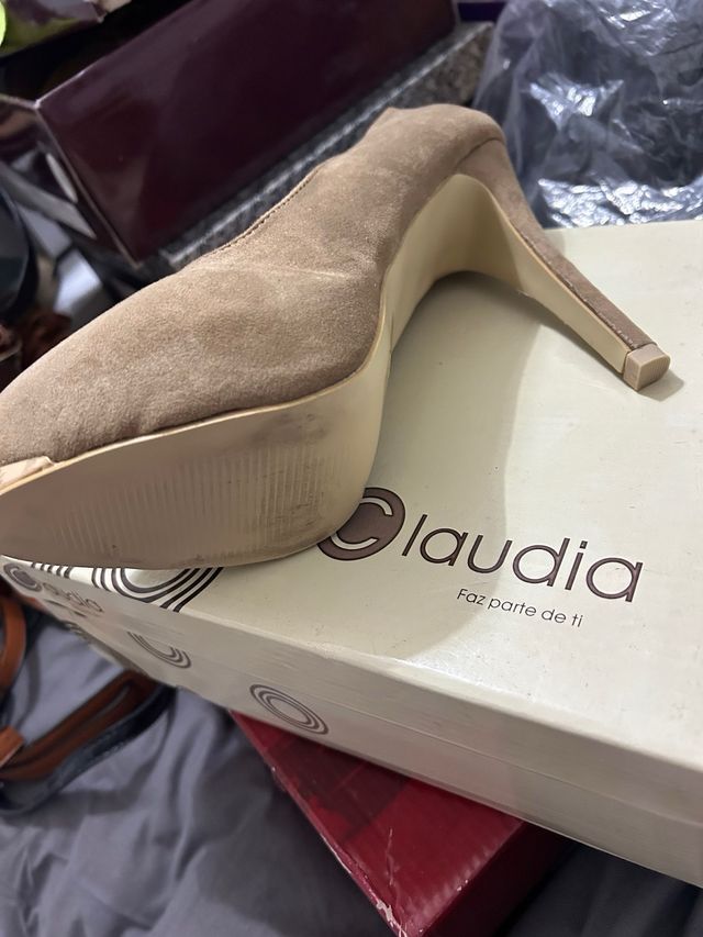 Zapato fiesta color beige y dorado