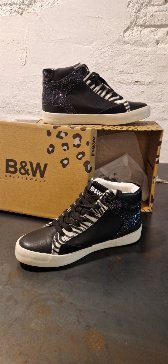 Nuove scarpe da ginnastica