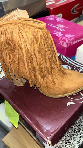 Botin flecos color camel nº39