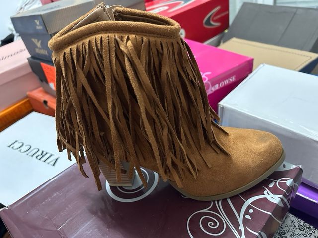 Botin flecos color camel nº39