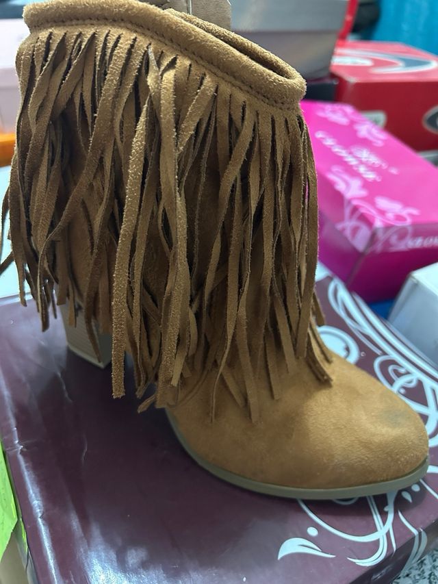 Botin flecos color camel nº39